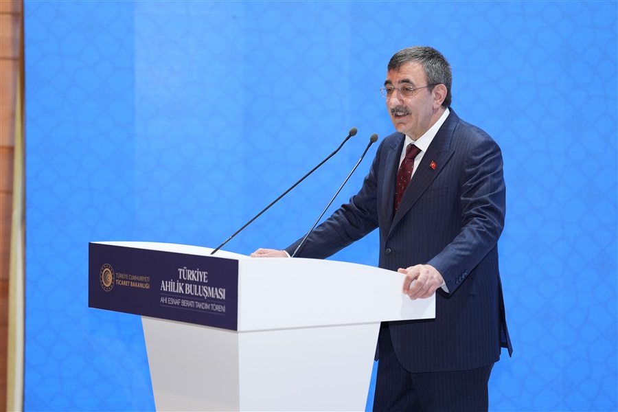 Cumhurbaşkanı Yardımcımız Sayın Cevdet YILMAZ ile Bakanımız Sayın Prof. Dr. Ömer BOLAT'ın Teşrifleri ile "Türkiye Ahilik Buluşması-Ahi Esnaf Beratı Takdim Töreni" Düzenlendi